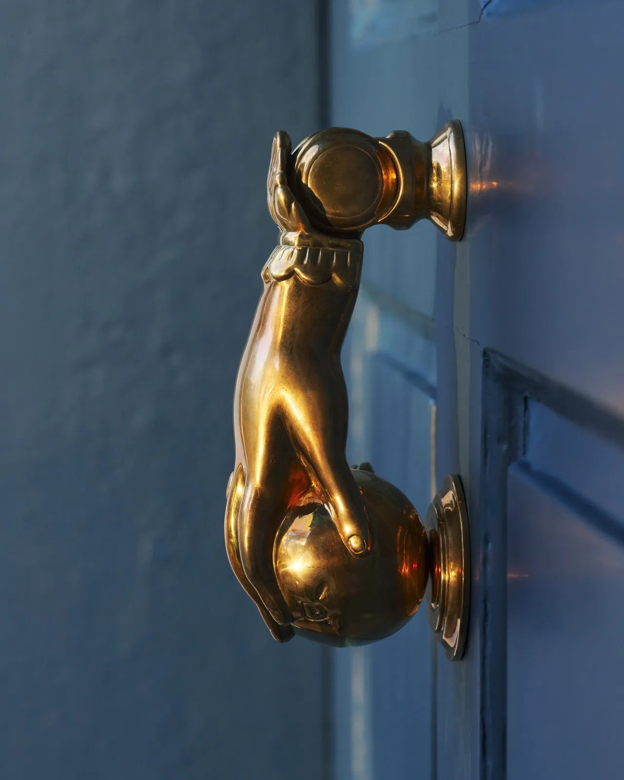 The Weaver's Hand Door Knocker | deVOL Kitchens
